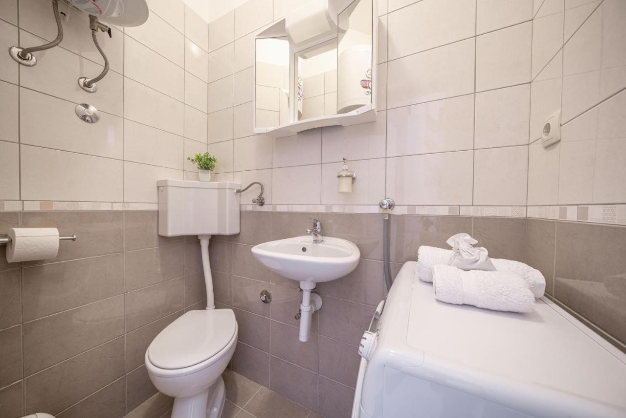 Bebe Apartment Vodice Esterno foto